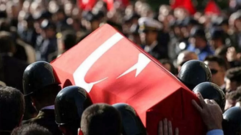 Bakan Yerlikaya duyurdu... Görev esnasında rahatsızlanan polisimiz şehit oldu