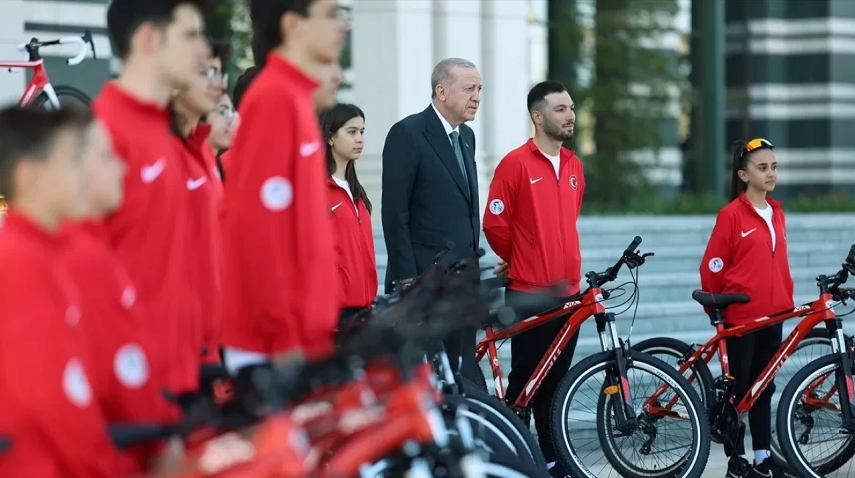 Cumhurbaşkanı Erdoğan, 60. Cumhurbaşkanlığı Türkiye Bisiklet Turu tanıtımına katıldı