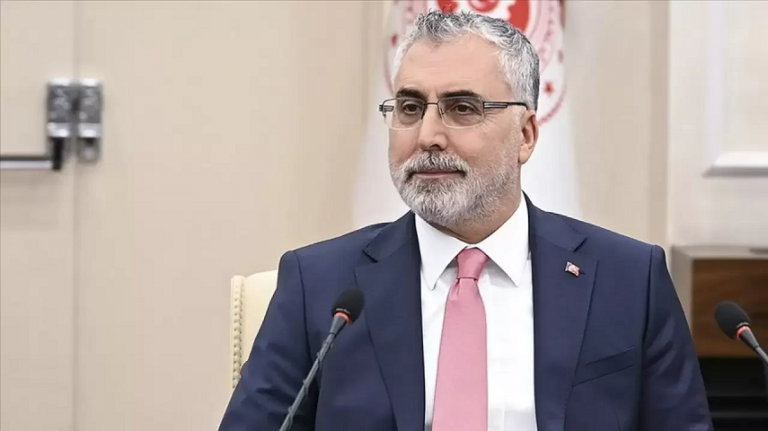Bakan Işıkhan Ev kadınlarının emekliliğine yönelik çalışma olacak