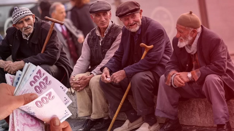 Bayram ikramiyeleri yatmaya başlıyor! Emeklinin gözü bu haberde...