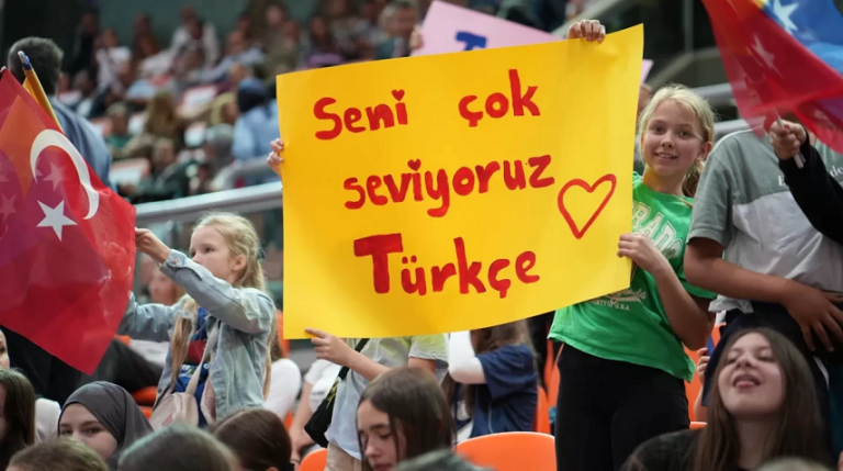 Yunus Emre Enstitüsünden Bosna Hersek'te Türkçe şöleni!