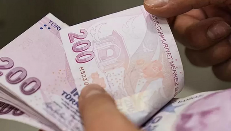 AK Parti’den 4 milyon emekliye umut ışığı Hükümetten maaş artışı sinyali!