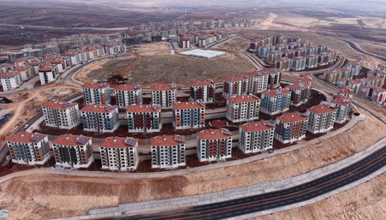 Cumhurbaşkanı Erdoğan 'Hükümet bu enkazın altından kalkamaz' diyorlardı
